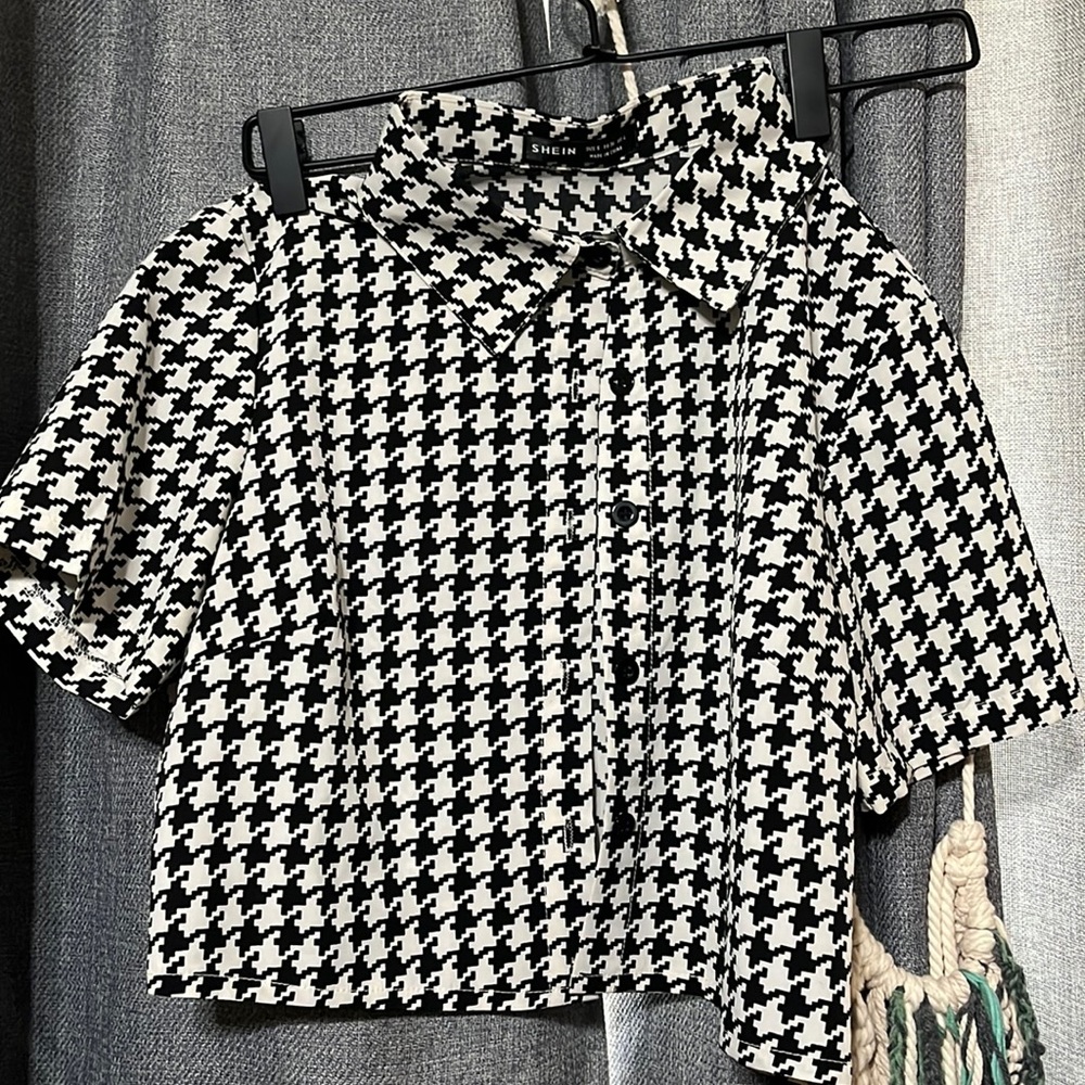 Houndstooth crop button up shirt